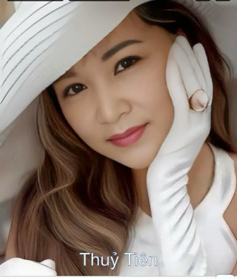 Từ một cửa hàng nhỏ đến thương hiệu uy tín - Hành trình hơn 20 năm gắn bó và cống hiến của nữ CEO đầy bản lĩnh. Từ một cửa hàng nhỏ đến thương hiệu uy tín - Hành trình hơn 20 năm gắn bó và cống hiến của nữ CEO đầy bản lĩnh.