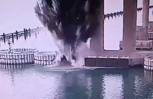 Ukraine tấn công cầu Kerch nối Nga với bán đảo Crimea