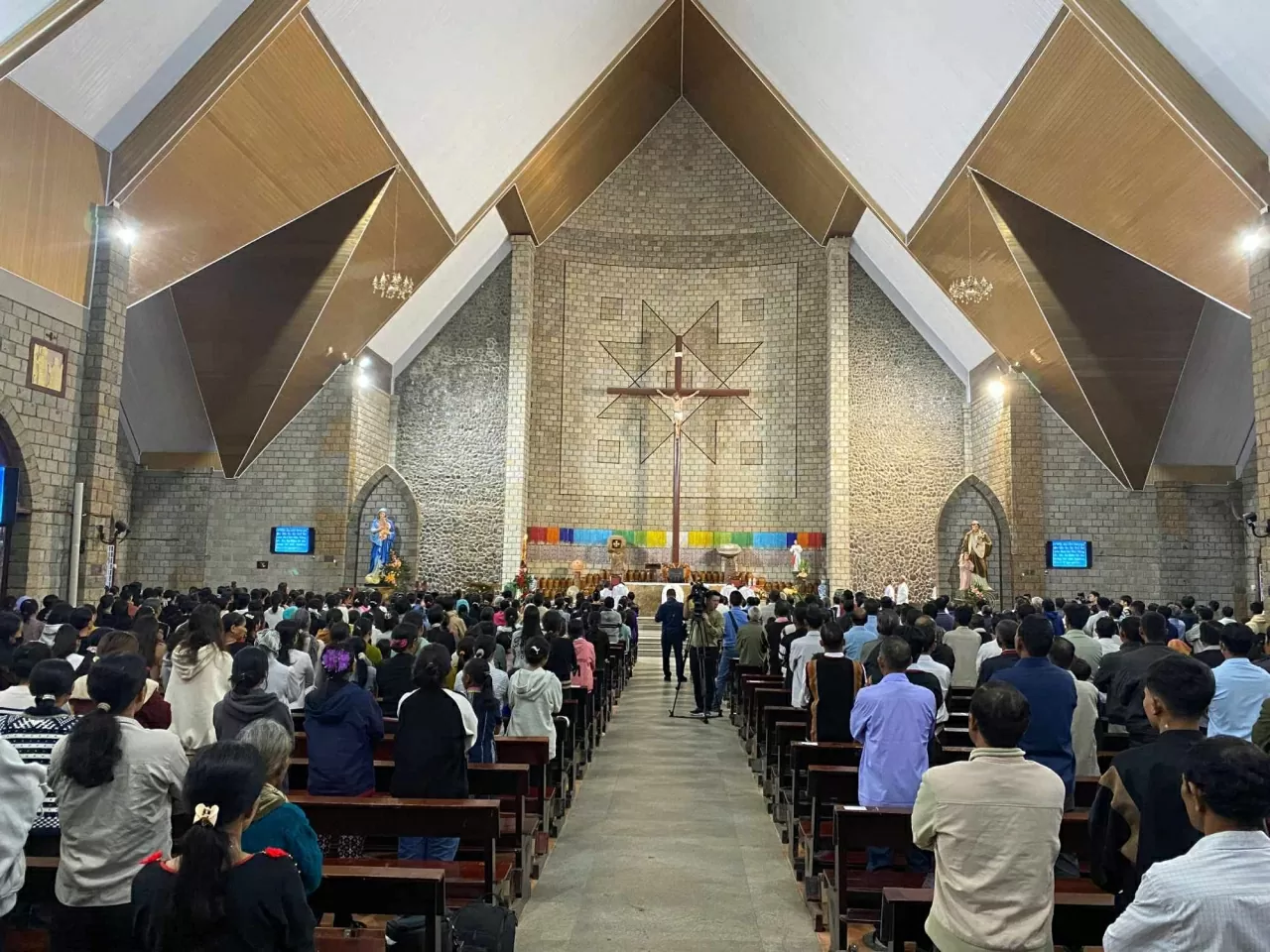 Ngoại giao tôn giáo: Sức mạnh mềm trong hội nhập quốc tế Ngoại giao tôn giáo: Sức mạnh mềm trong hội nhập quốc tế