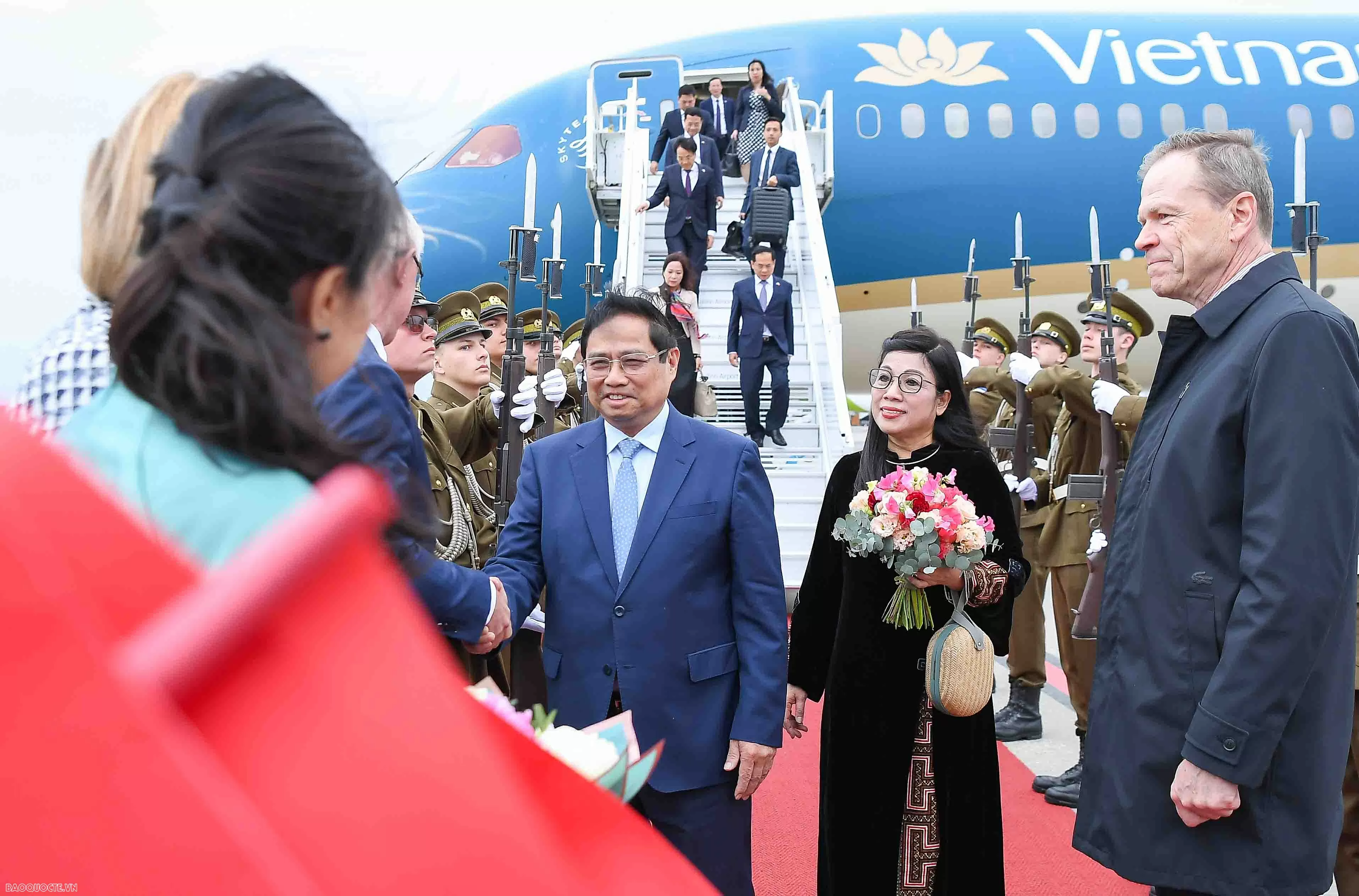 Thủ tướng Phạm Minh Chính và Phu nhân đến Tallinn, bắt đầu thăm chính thức Estonia