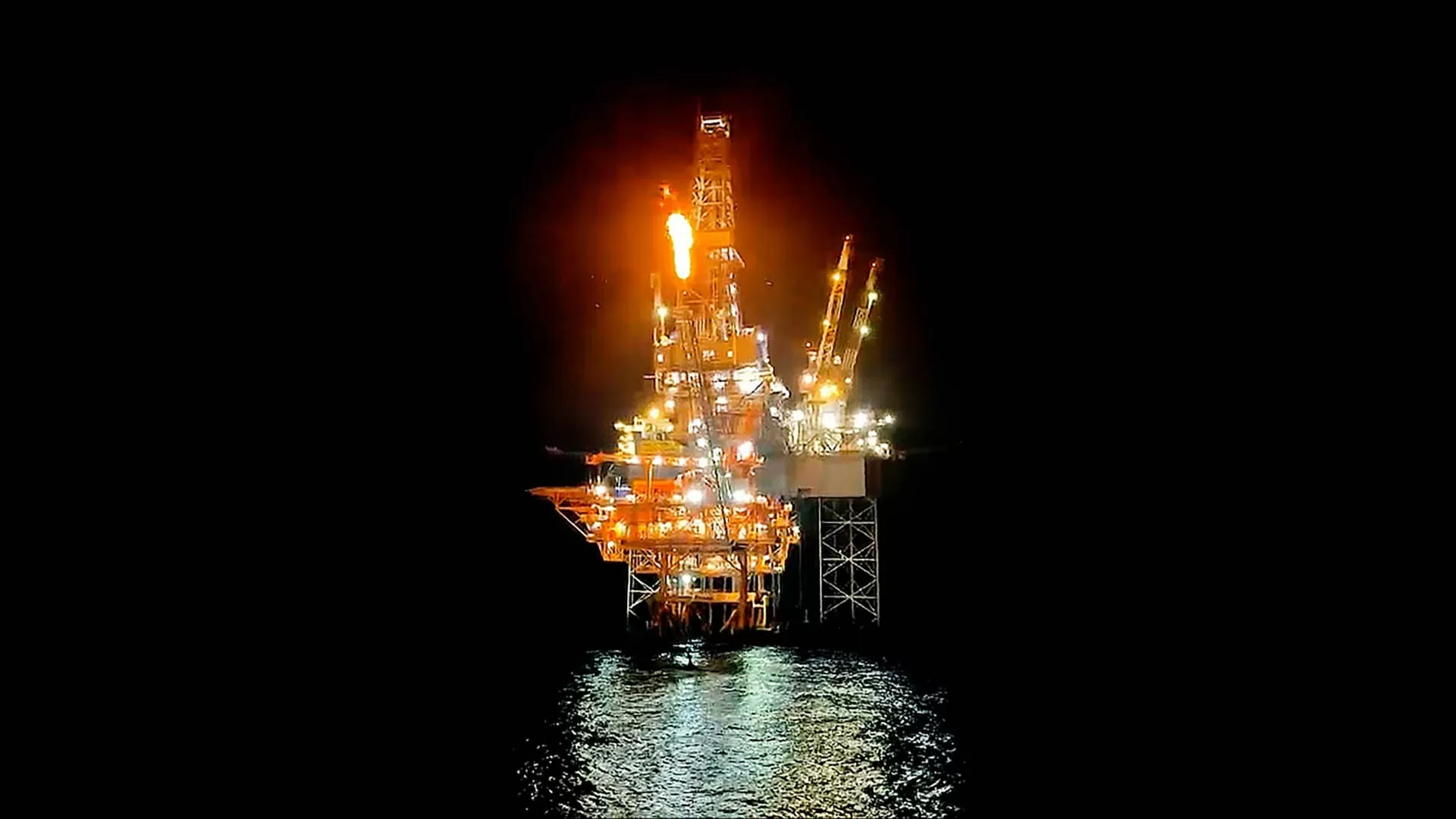 Petrovietnam nỗ lực duy trì hiệu quả hoạt động, giữ đà tăng trưởng giữa biến động thị trường Petrovietnam nỗ lực duy trì hiệu quả hoạt động, giữ đà tăng trưởng giữa biến động thị trường