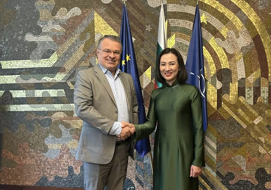 Ngoại giao nhân dân - Cầu nối bền vững, lâu dài của tình hữu nghị Việt Nam-Bulgaria Ngoại giao nhân dân - Cầu nối bền vững, lâu dài của tình hữu nghị Việt Nam-Bulgaria