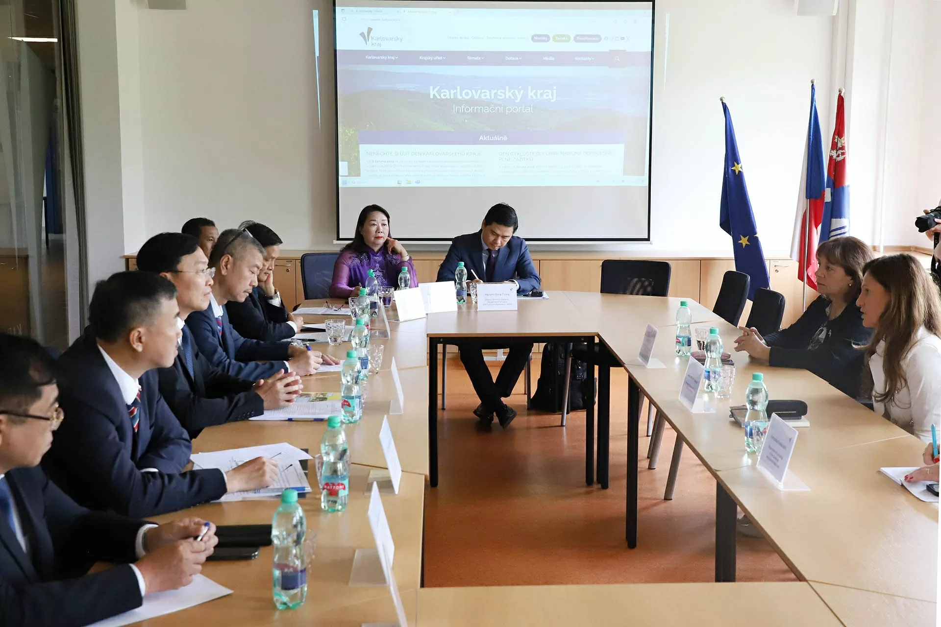 Mở rộng kết nối hợp tác giữa các địa phương Việt Nam và Czech Mở rộng kết nối hợp tác giữa các địa phương Việt Nam và Czech