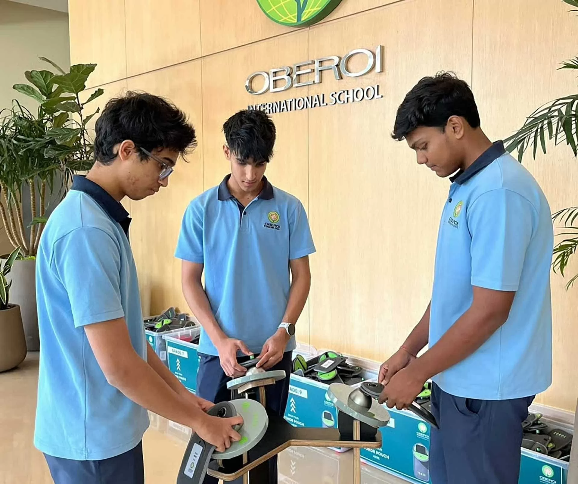 Thế giới ảo, ‘vết xước’ thật