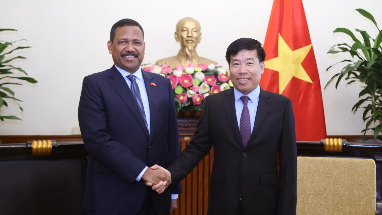 Thứ trưởng Nguyễn Mạnh Cường tiếp Đại sứ Timor-Leste João Pereira