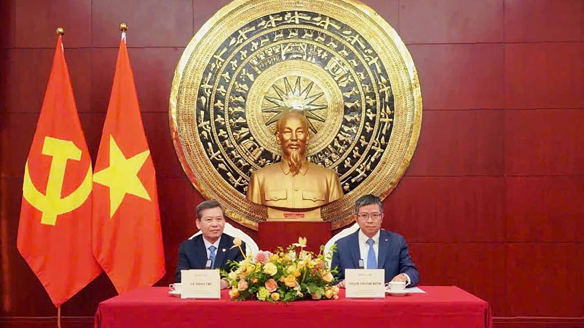 Chánh án Tòa án Nhân dân tối cao thăm, làm việc với Đại sứ quán Việt Nam tại Trung Quốc