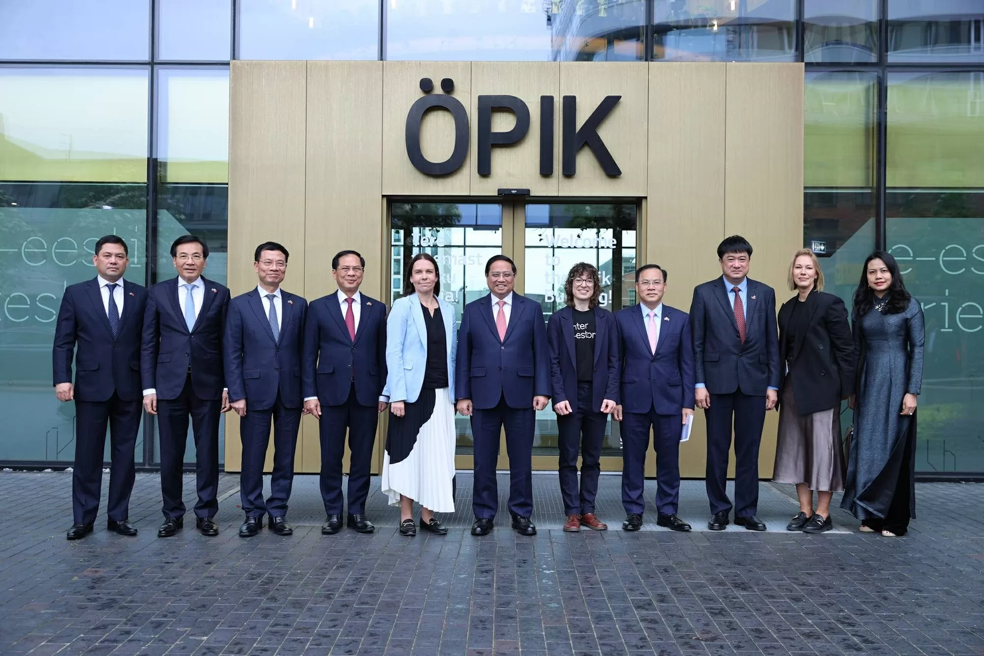 Thủ tướng Phạm Minh Chính thăm Trung tâm e-Estonia - Biểu tượng Chính phủ số hàng đầu thế giới Thủ tướng Phạm Minh Chính thăm Trung tâm e-Estonia - Biểu tượng Chính phủ số hàng đầu thế giới