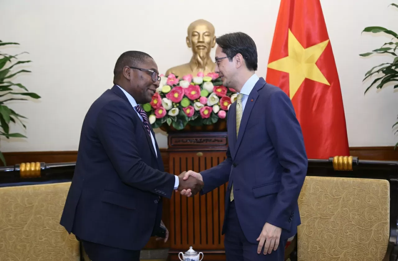 Thứ trưởng Đỗ Hùng Việt tiếp Cố vấn đặc biệt, Trợ lý Tổng Thư ký Liên hợp quốc Selwin Hart. (Ảnh: Thành Long) Thứ trưởng Đỗ Hùng Việt tiếp Cố vấn đặc biệt, Trợ lý Tổng Thư ký Liên hợp quốc Selwin Hart. (Ảnh: Thành Long)