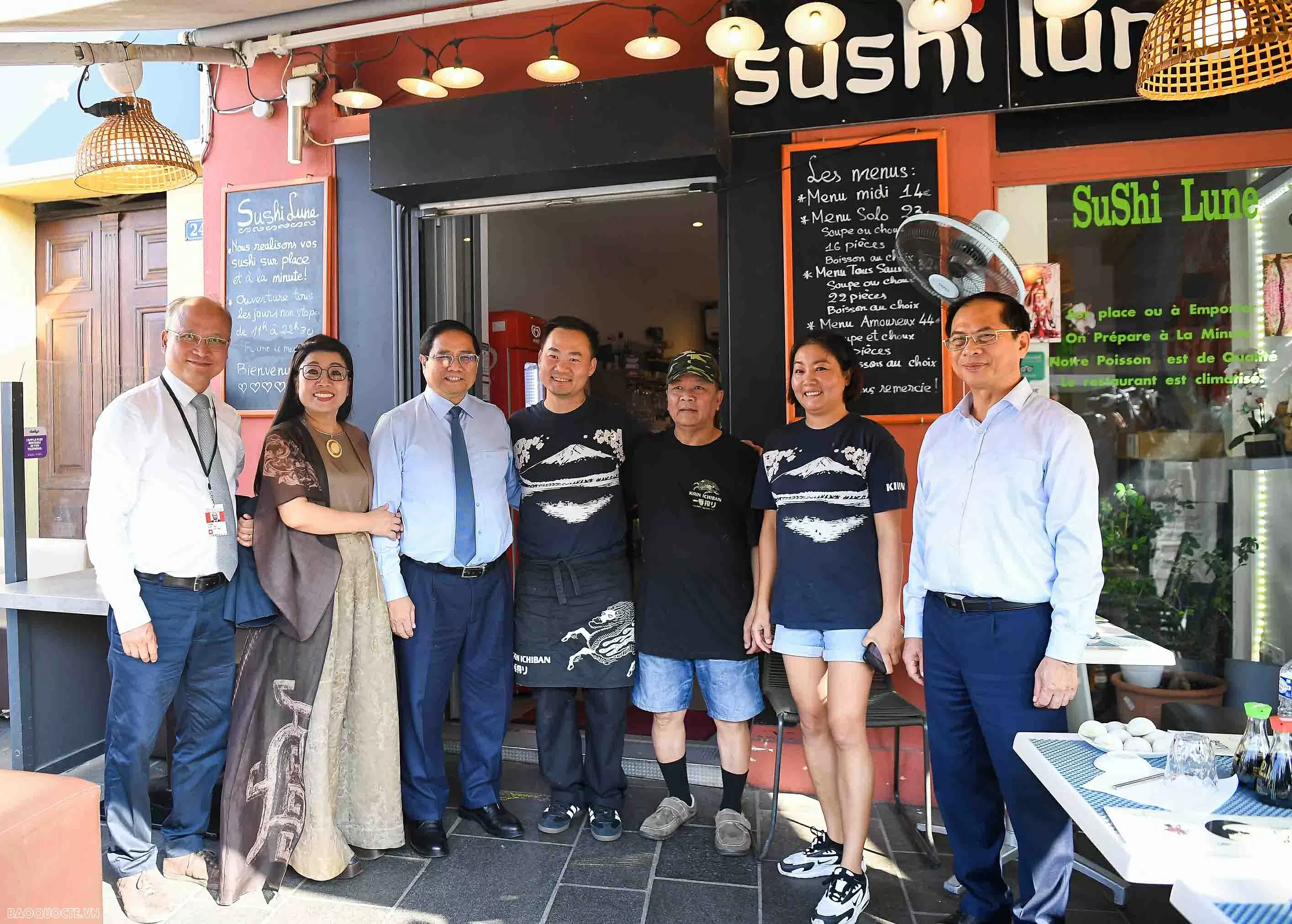 Cuộc gặp giữa Thủ tướng với bà con người Việt Nam ta tại Nice, Pháp Thủ tướng Phạm Minh Chính gặp gỡ bà con người Việt tại Nice, Pháp