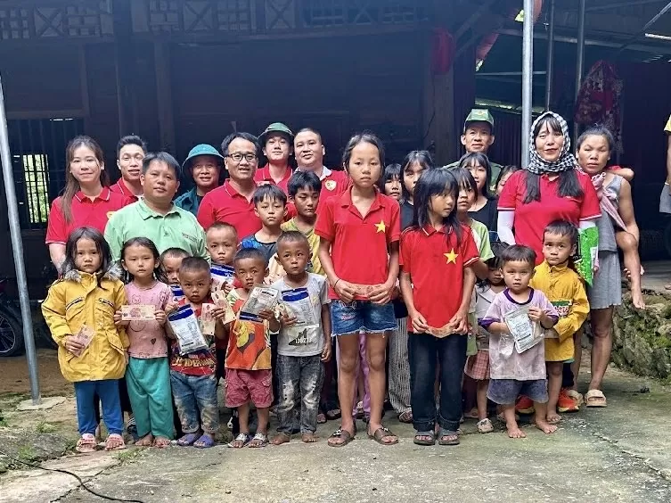 Tấm lòng kiều bào dành cho người dân vùng lũ ở Nghệ An Tấm lòng kiều bào dành cho người dân vùng lũ ở Nghệ An