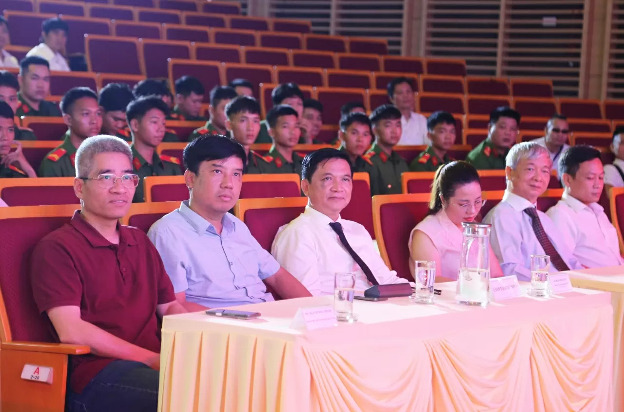 Buổi Lễ khai mạc có sự tham dự của ông Nguyễn Đắc Thành, Phó Bí thư chuyên trách Đảng ủy Bộ; ông Nguyễn Trường Sơn, Tổng biên tập Báo Thế giới & Việt Nam.