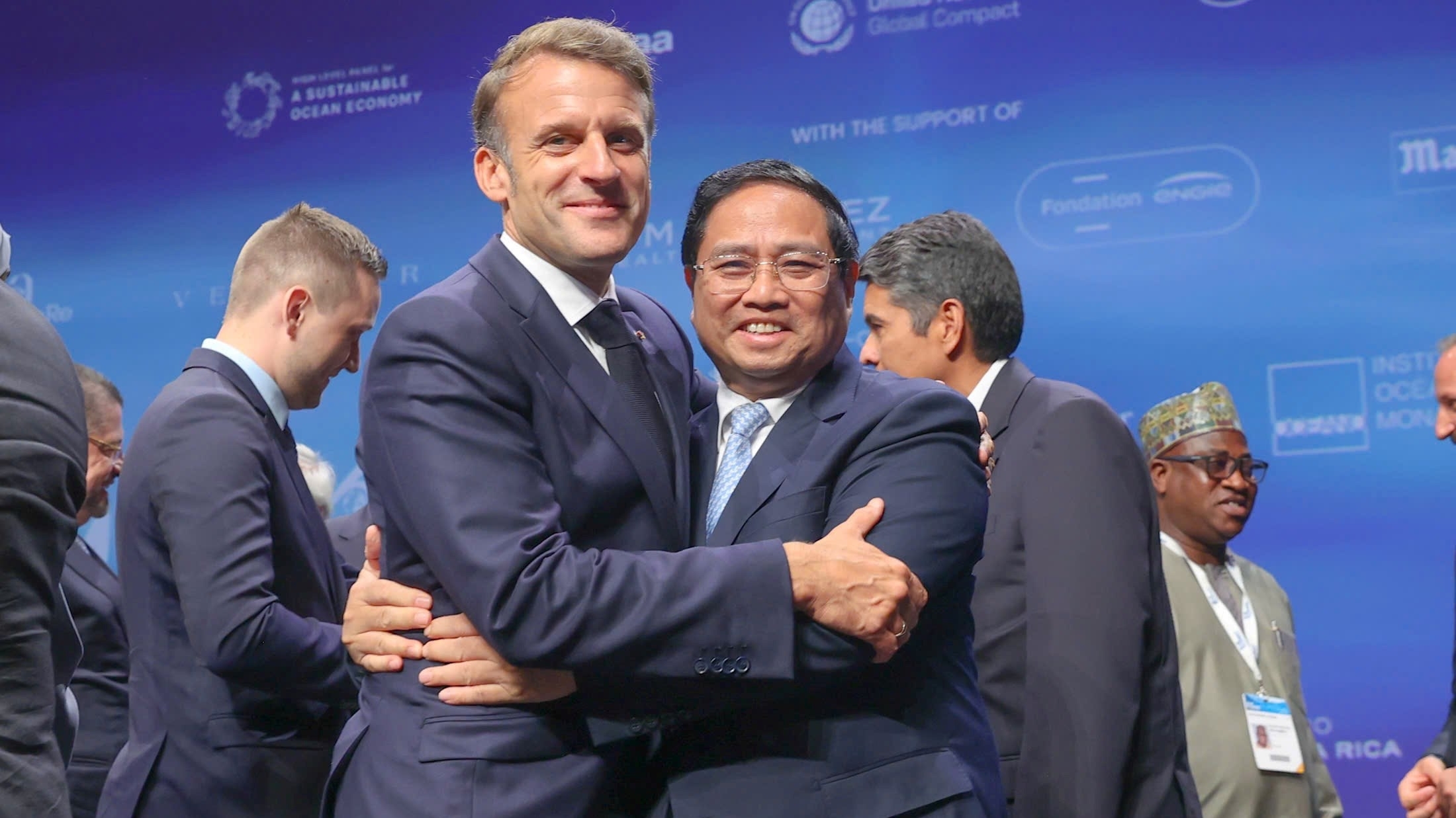 Hình ảnh Thủ tướng Phạm Minh Chính và Phu nhân tại Diễn đàn Tài chính và Kinh tế xanh của Hội nghị UNOC 3