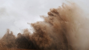 Dự báo vùng áp thấp trên khu vực Bắc Biển Đông: Di chuyển chậm, có khả năng mạnh thành áp thấp nhiệt đới