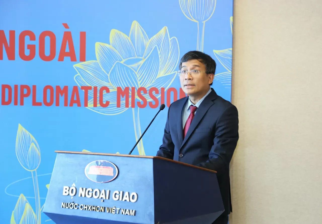 Thứ trưởng Thường trực Ngoại giao Nguyễn Minh Vũ phát biểu khai mạc Hội thảo. (Ảnh: Thành Long) Thứ trưởng Thường trực Ngoại giao Nguyễn Minh Vũ phát biểu khai mạc Hội thảo. (Ảnh: Thành Long)