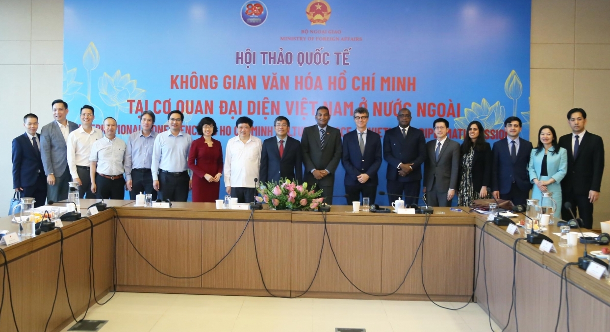 Nâng cao vai trò của các cơ quan đại diện Việt Nam ở nước ngoài trong gìn giữ và quảng bá hình ảnh Chủ tịch Hồ Chí Minh