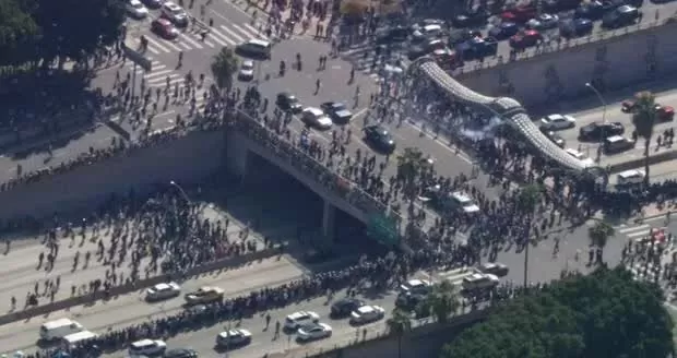 Thành phố Los Angeles hỗn loạn, Tổng thống Trump điều 700 quân chính quy đến, LHQ ra mặt, Trung Quốc khuyến cáo công dân Thành phố Los Angeles hỗn loạn, Tổng thống Trump điều 700 quân chính quy đến, LHQ ra mặt, Trung Quốc khuyến cáo công dân