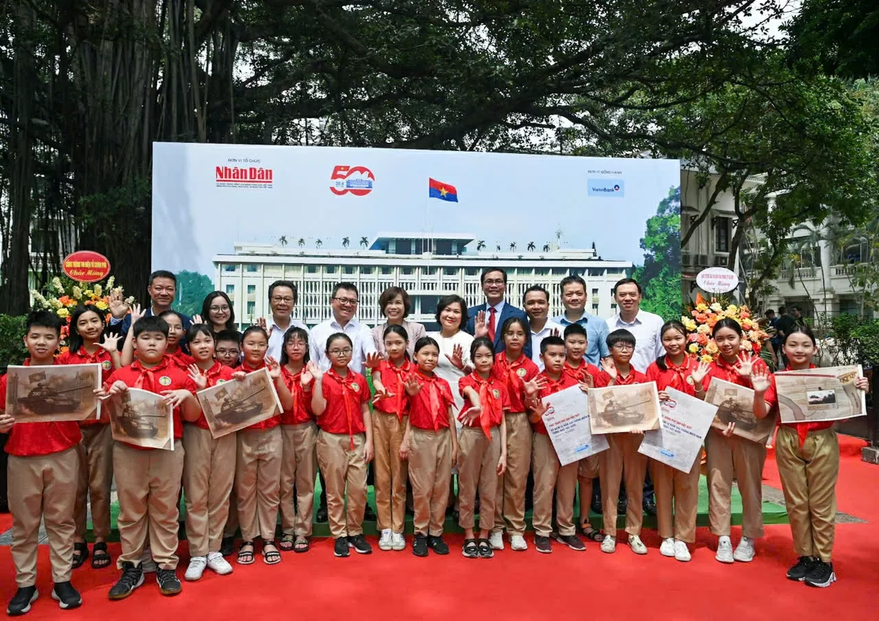 Ngày Báo chí Cách mạng Việt Nam (21/6): Người làm báo cần 'số hóa' để bắt kịp công nghệ