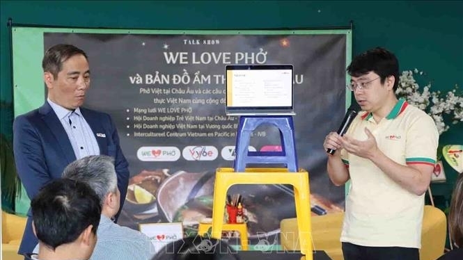 Nuôi dưỡng tình yêu với hương vị phở Việt ở trời Âu