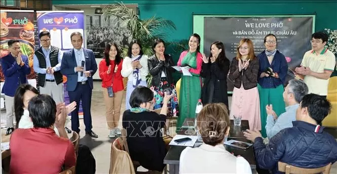 Nuôi dưỡng tình yêu với hương vị phở Việt ở trời Âu Nuôi dưỡng tình yêu với hương vị phở Việt ở trời Âu