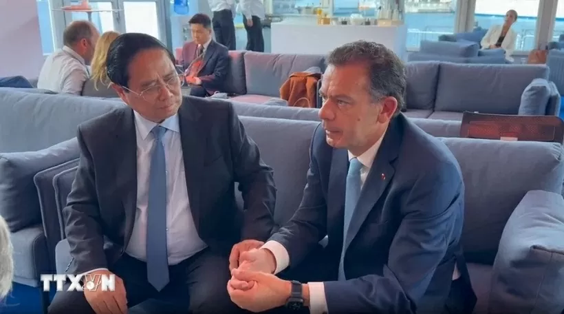 Thủ tướng Phạm Minh Chính gặp Thủ tướng Bồ Đào Nha Luis Montenegro. (Ảnh: TTXVN)