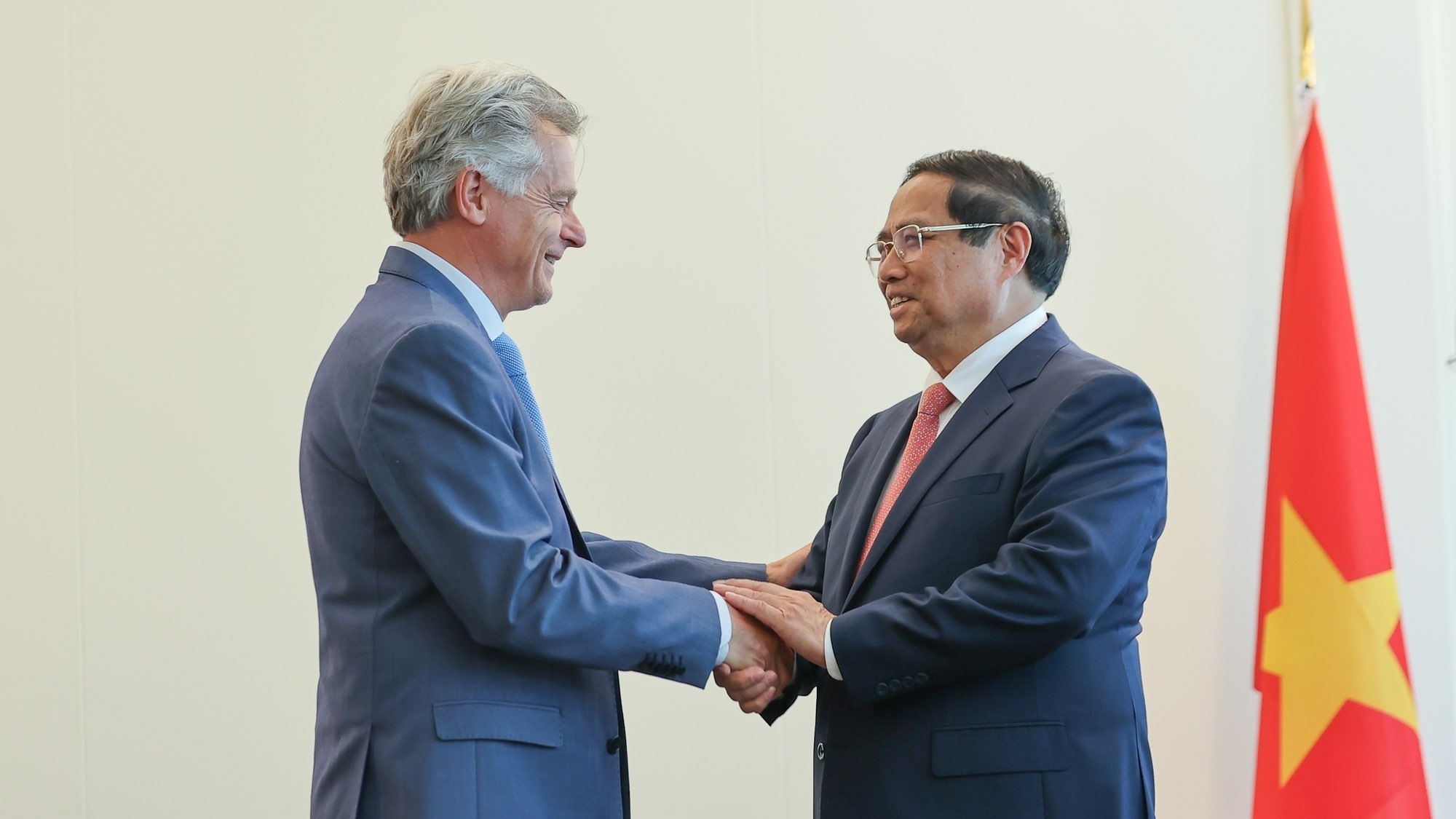 Thủ tướng Phạm Minh Chính tiếp Bí thư toàn quốc Đảng Cộng sản Pháp