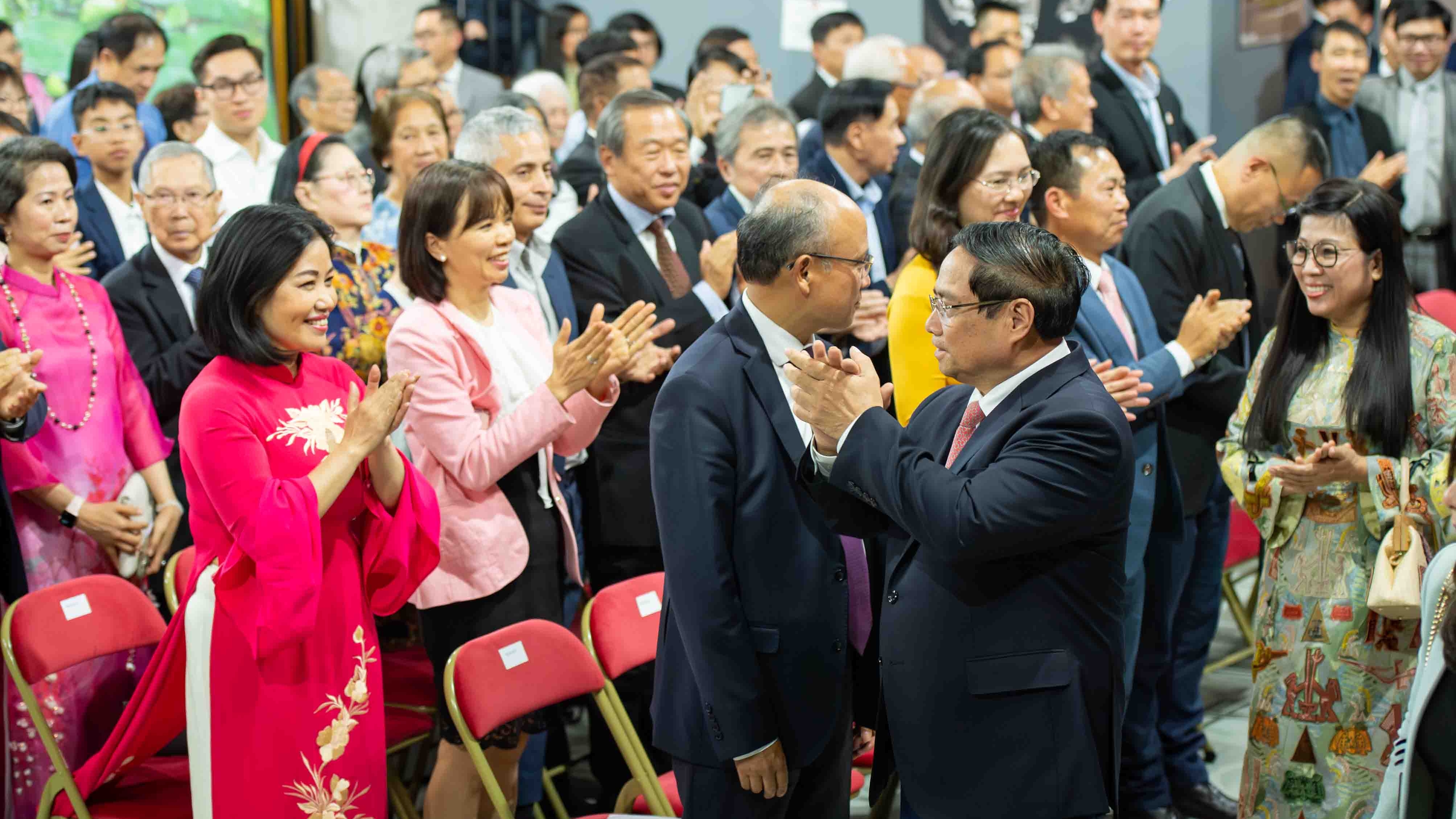 Thủ tướng: Sớm có giải pháp phù hợp, thấu đáo và quyết liệt đáp ứng nguyện vọng chính đáng của kiều bào tại Pháp