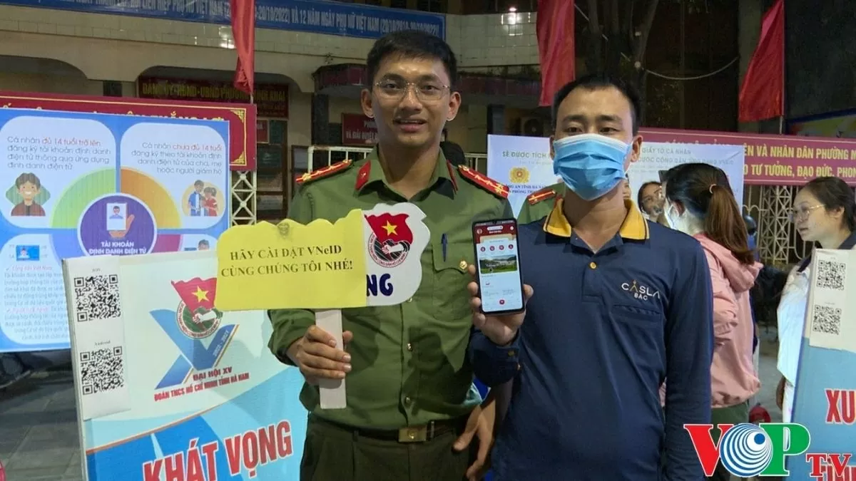 Khóa tài khoản trực tiếp tại cơ quan công an gần nhất. Khóa tài khoản trực tiếp tại cơ quan công an gần nhất.