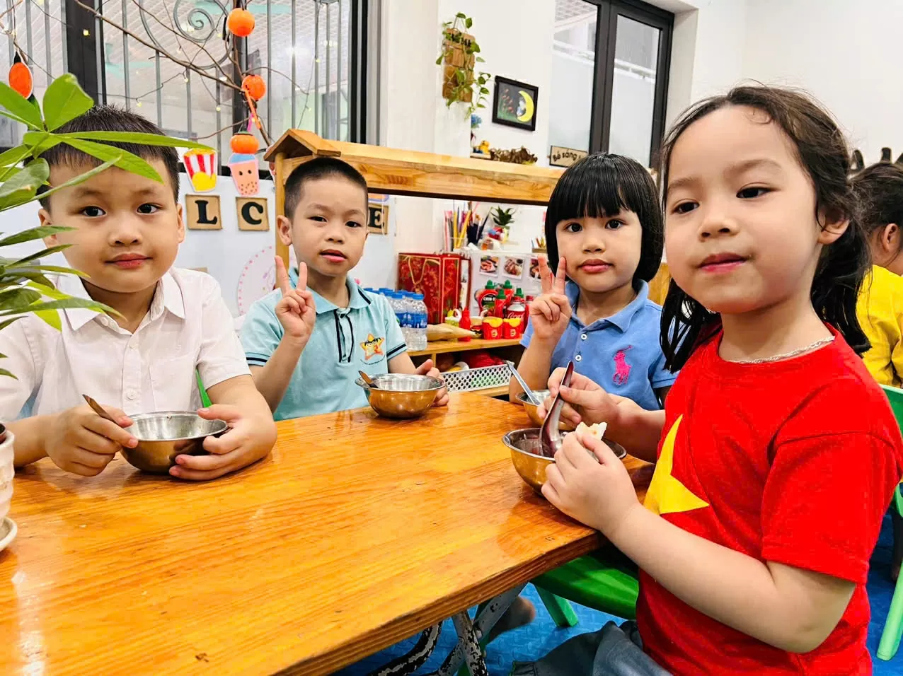 ĐBQH. Nguyễn Thị Việt Nga: Cần xác định lại một hệ giá trị xã hội xoay quanh gia đình trẻ ĐBQH. Nguyễn Thị Việt Nga: Cần xác định lại một hệ giá trị xã hội xoay quanh gia đình trẻ