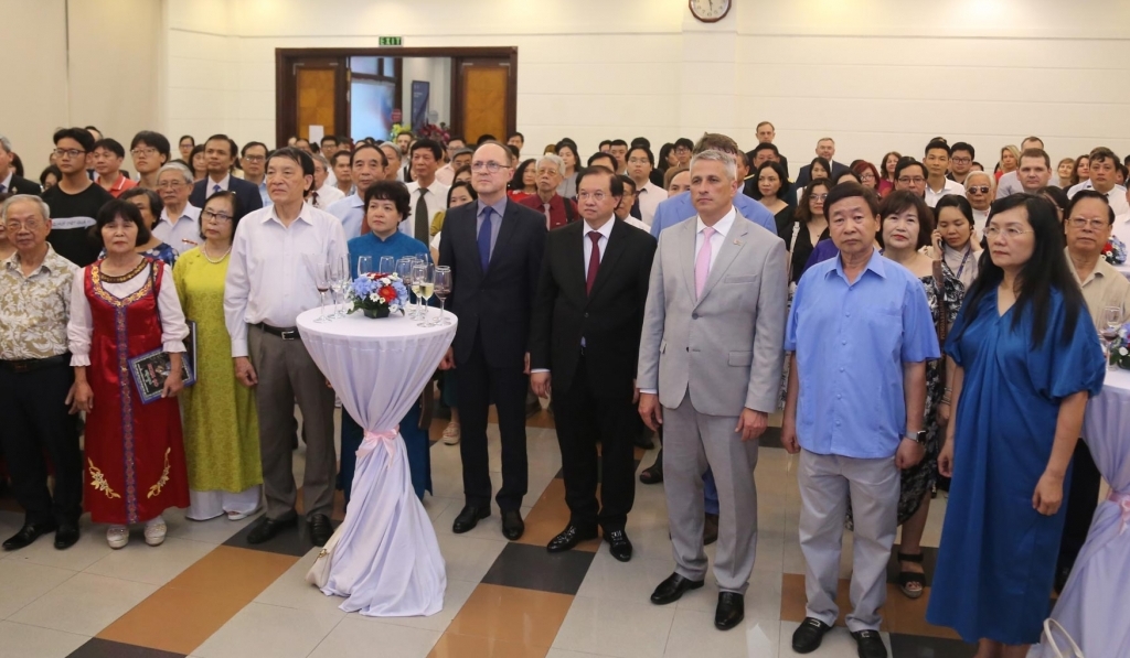 Mối quan hệ hữu nghị Việt Nam-Liên bang Nga sẽ tiếp tục phát triển mạnh mẽ, thịnh vượng