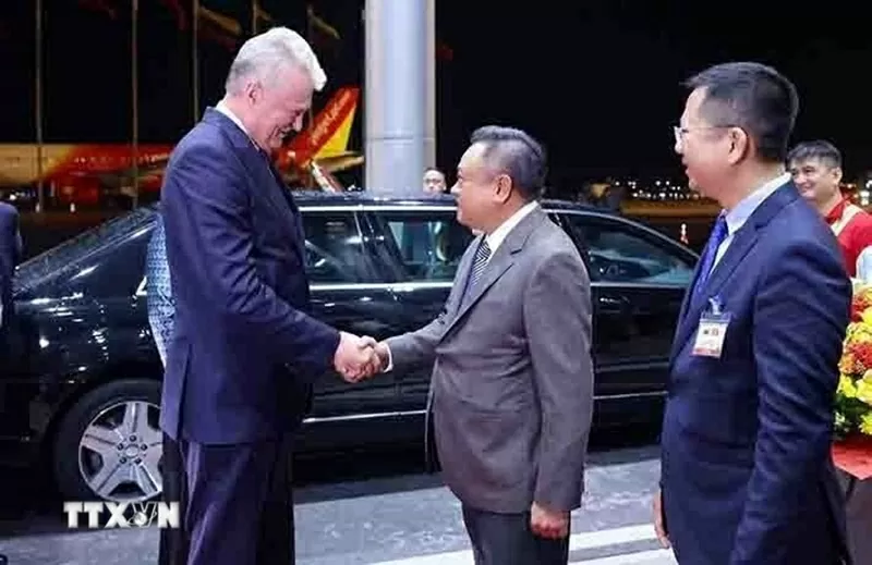 Tổng thống Cộng hòa Lithuania và Phu nhân đến Hà Nội, bắt đầu chuyến thăm chính thức Việt Nam Tổng thống Cộng hòa Lithuania và Phu nhân đến Hà Nội, bắt đầu chuyến thăm chính thức Việt Nam