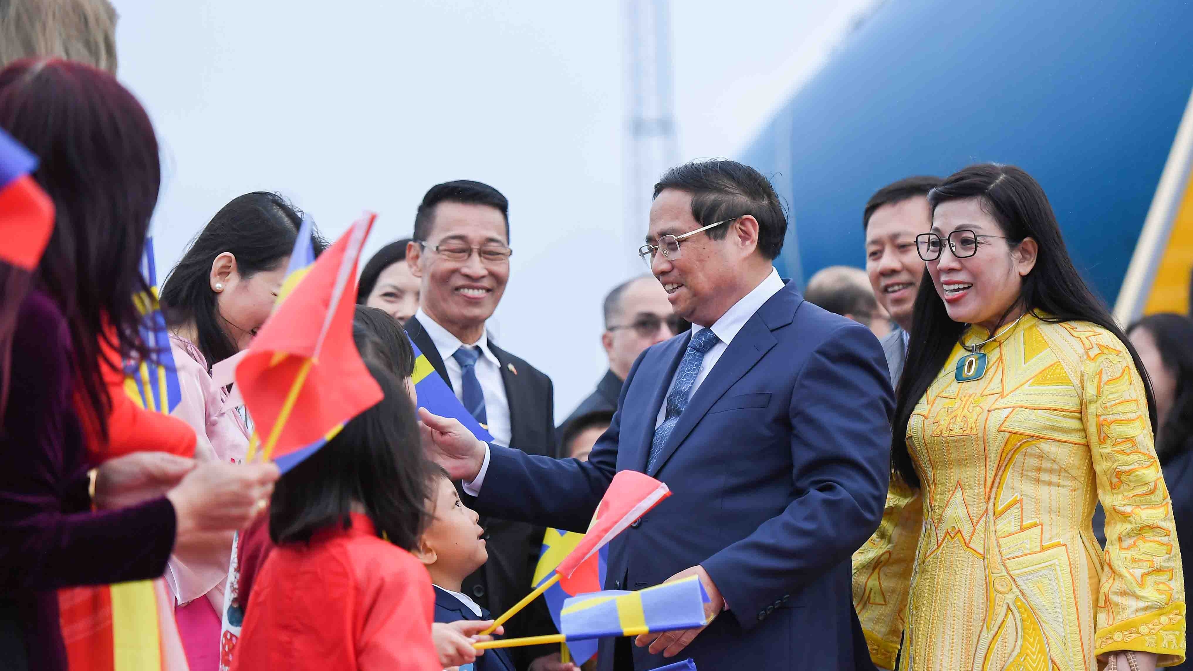 Thủ tướng Phạm Minh Chính và Phu nhân đến Stockholm, bắt đầu thăm chính thức Thuỵ Điển