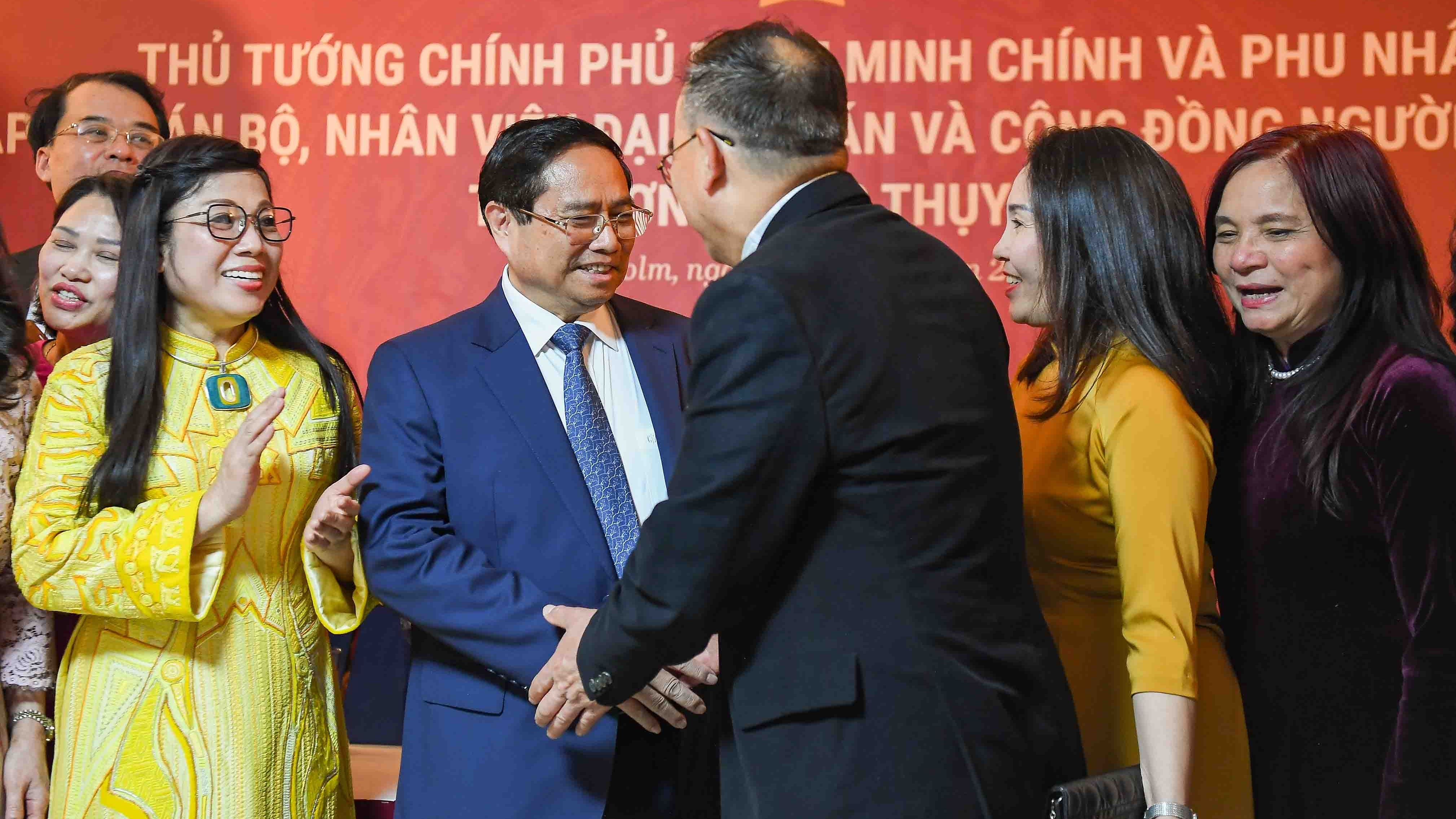 Thủ tướng Phạm Minh Chính: Bà con sống ở đâu cũng tốt, miễn là có tấm lòng yêu quê hương