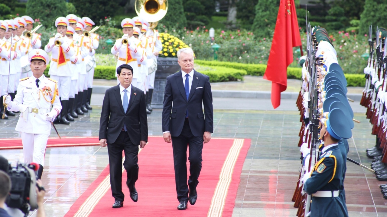 Chủ tịch nước Lương Cường chủ trì Lễ đón chính thức và hội đàm với Tổng thống Lithuania Gitanas Nauseda