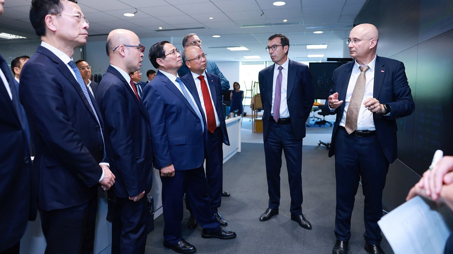 Thủ tướng làm việc với tập đoàn đường sắt quốc gia của Pháp