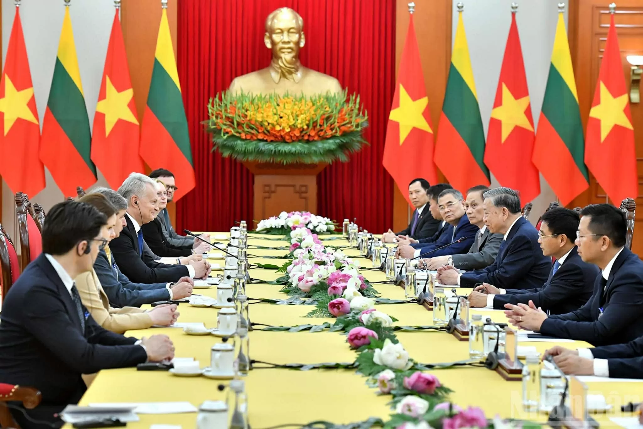 Dấu mốc quan trọng, góp phần thúc đẩy quan hệ Việt Nam-Lithuania phát triển mạnh mẽ, thực chất và hiệu quả hơn nữa Dấu mốc quan trọng, góp phần thúc đẩy quan hệ Việt Nam-Lithuania phát triển mạnh mẽ, thực chất và hiệu quả hơn nữa