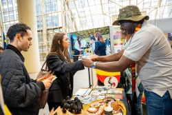 Uganda đánh thức giác quan