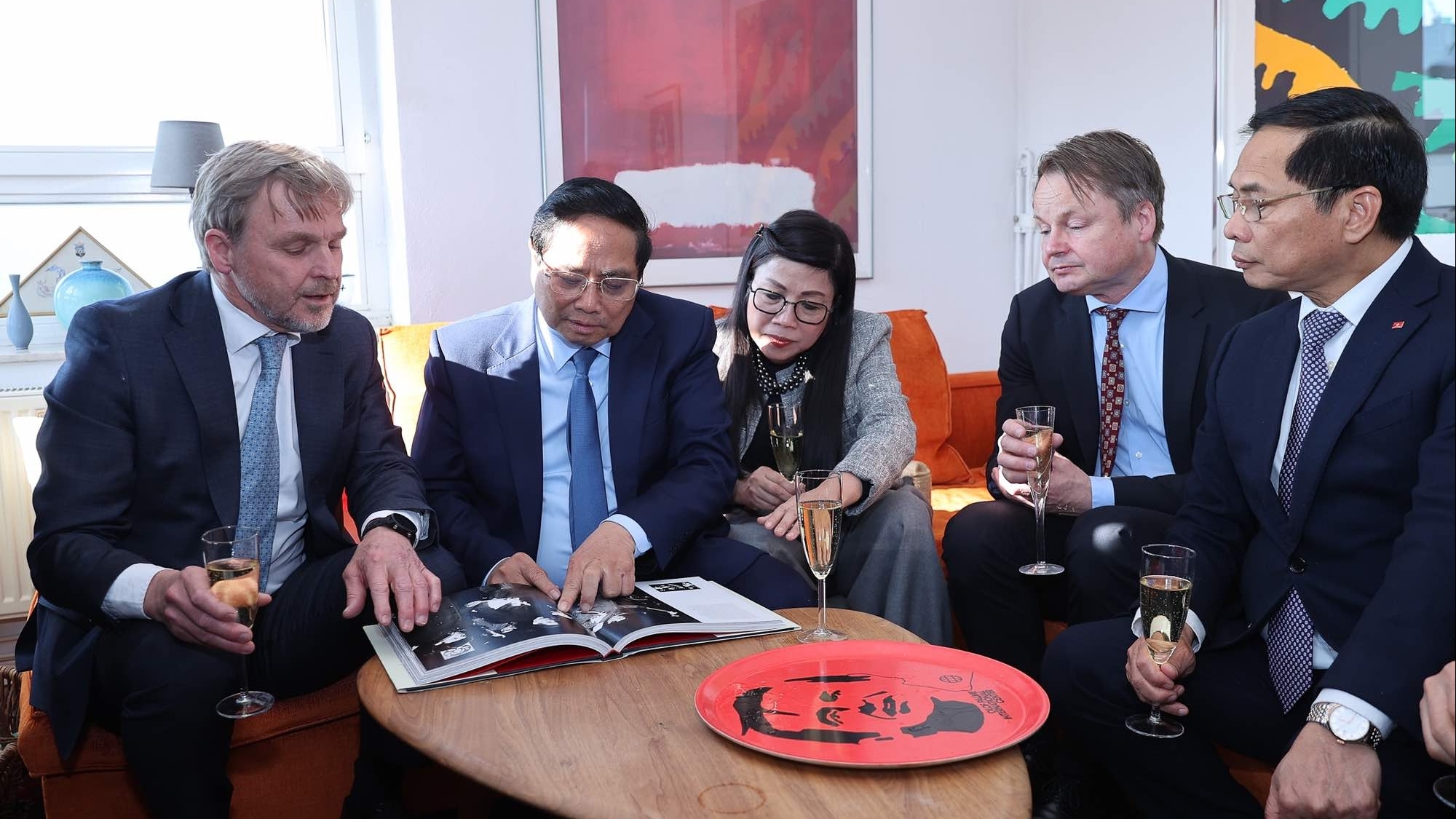 Thủ tướng Phạm Minh Chính thăm gia đình cố Thủ tướng Thụy Điển Olof Palme