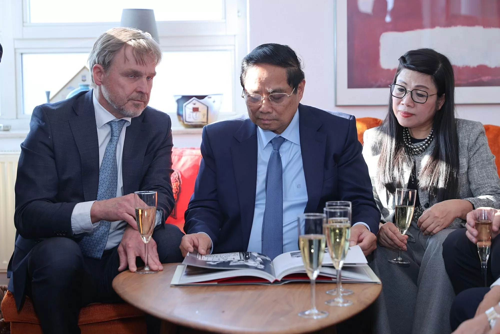 Thủ tướng Phạm Minh Chính thăm gia đình cố Thủ tướng Thụy Điển Olof Palme