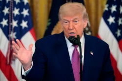 Tổng thống Mỹ bất ngờ thông báo sẽ điều chỉnh chính sách siết nhập cư, cơ hội dành cho ai?