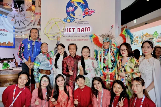 EXPO 2025: Vũ điệu múa vòng dân gian của thổ dân Mỹ hòa tấu cùng đàn bầu, t’rưng của Việt Nam EXPO 2025: Vũ điệu múa vòng dân gian của thổ dân Mỹ hòa tấu cùng đàn bầu, đàn t’rưng của Việt Nam