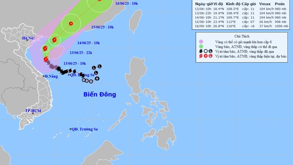 Dự báo bão số 1 tác động, vùng biển ngoài khơi Quảng Trị-Đà Nẵng gió gần tâm bão giật cấp 14, sóng cao 4-6m
