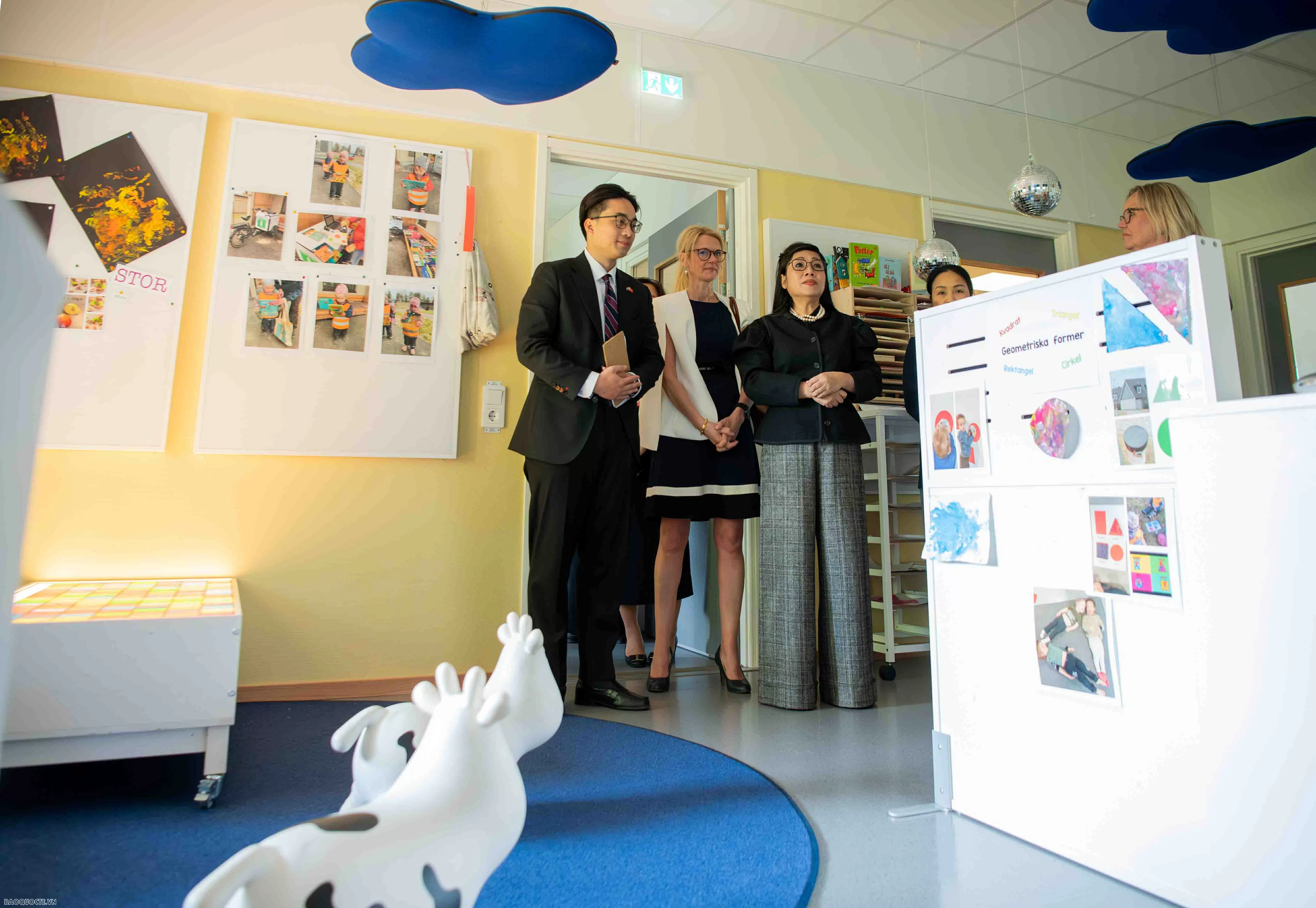 Phu nhân Thủ tướng thăm các cơ sở giáo dục, văn hoá của Thuỵ Điển