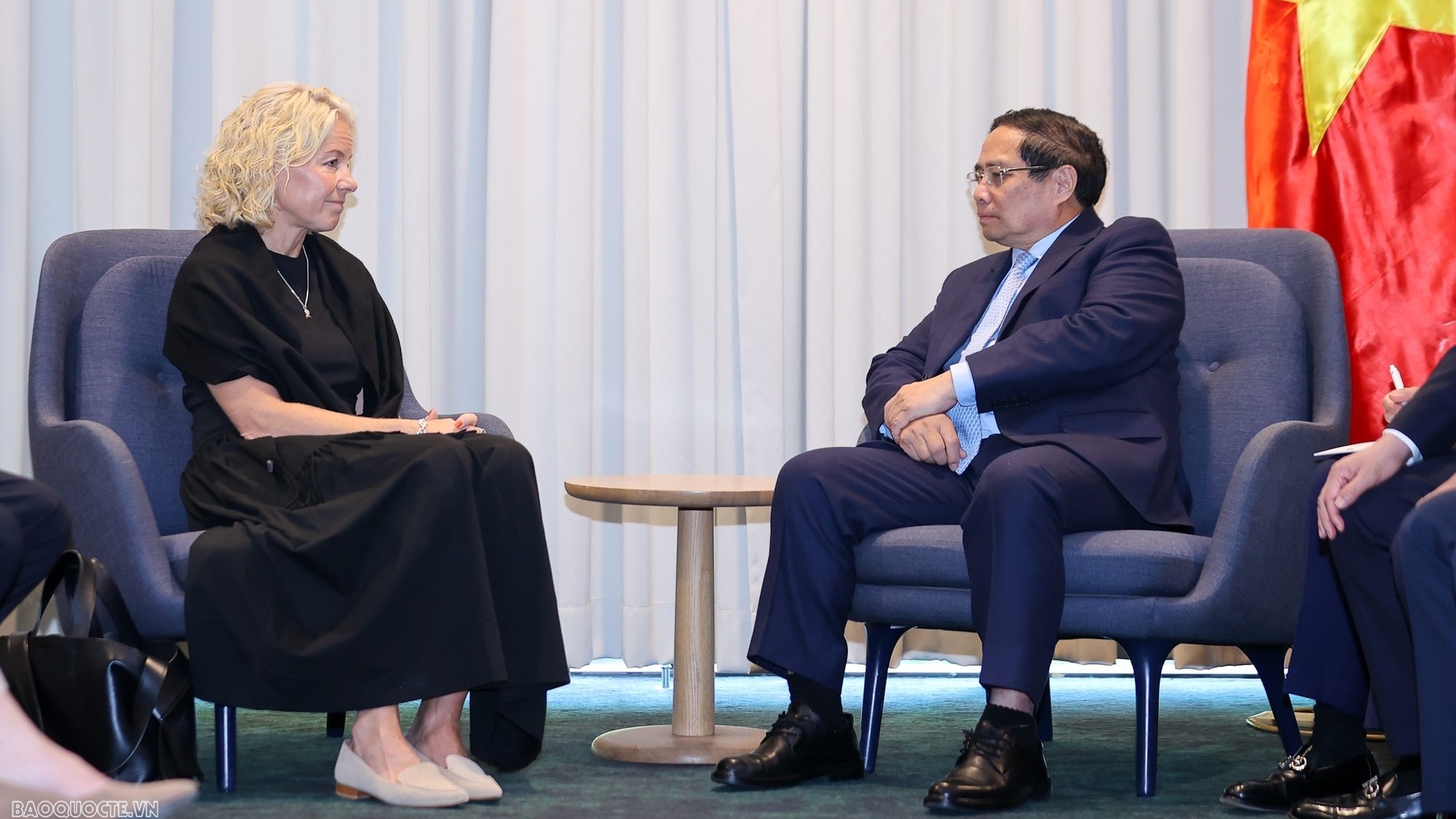 Đề nghị Tập đoàn H&M và SYRE chia sẻ kinh nghiệm phát triển ngành dệt may, da giầy bền vững