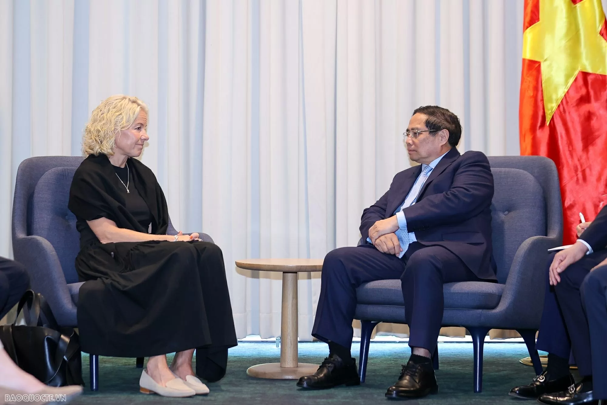 Đề nghị Tập đoàn H&M và SYRE chia sẻ kinh nghiệm phát triển ngành dệt may, da giầy bền vững