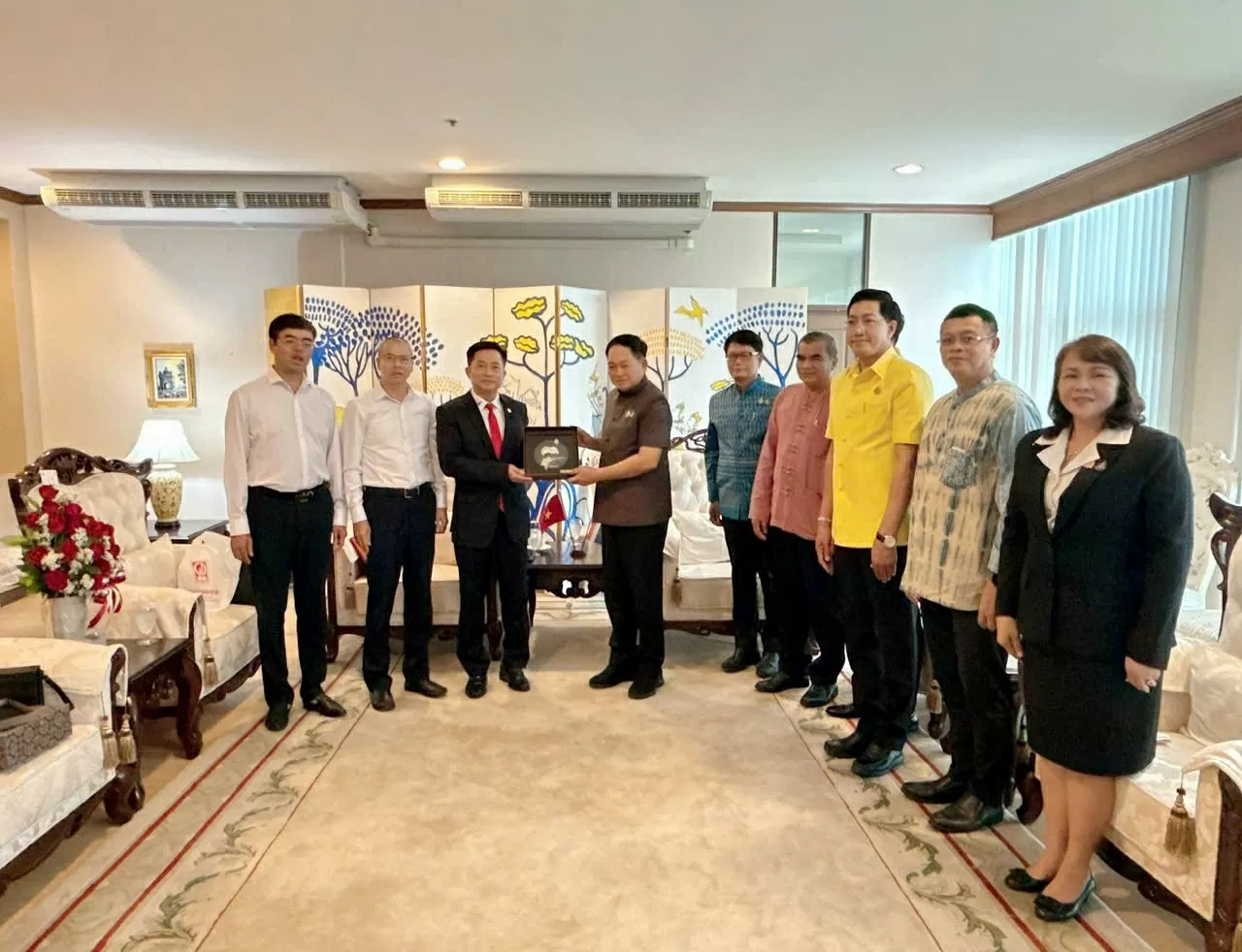 Thúc đẩy hợp tác giữa tỉnh Khỏn Kèn với các địa phương của Việt Nam Thúc đẩy hợp tác giữa tỉnh Khỏn Kèn với các địa phương của Việt Nam