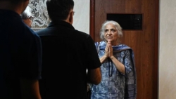 Vụ rơi máy bay ở Ấn Độ: Nỗi đau của người ở lại