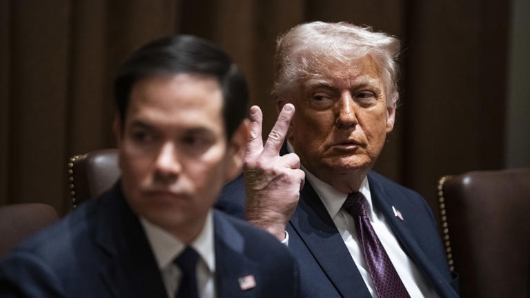 Chính sách nhập cư Mỹ: Tổng thống Donald Trump cân nhắc thêm 36 quốc gia vào danh sách cấm đi lại