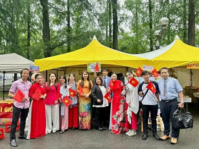 Kết nối cộng đồng tại Lễ hội Văn hóa-Ẩm thực Việt Nam Kết nối cộng đồng tại Lễ hội Văn hóa-ẩm thực Việt Nam