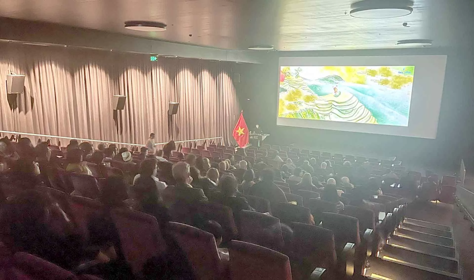 Ấn tượng sâu sắc về Việt Nam tại buổi chiếu phim và triển lãm ảnh ở Canberra Ấn tượng sâu sắc về Việt Nam tại buổi chiếu phim và triển lãm ảnh ở Canberra