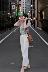 Đôi giày lười phù hợp đi bộ, du lịch được lòng các sao Việt nữ